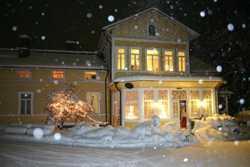 Bed and Breakfast Jokelan Kartano Холлола Экстерьер фото